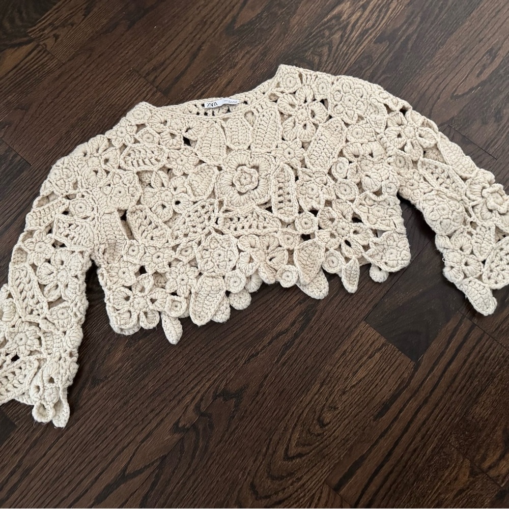 Zara crochet sweater bloggers favorite size small